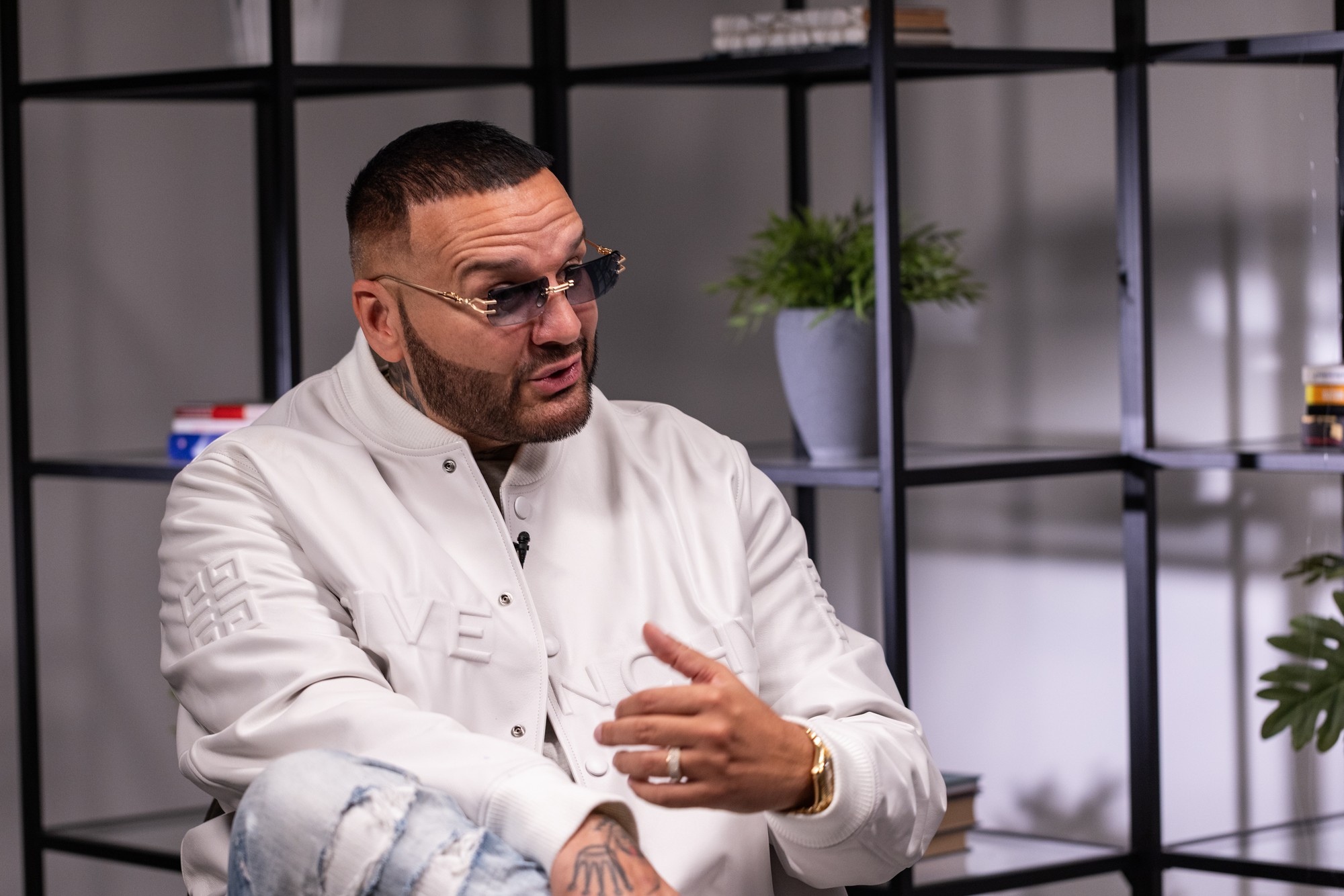 Raper Patrik Rytmus Vrbovský v podcaste Off Record.