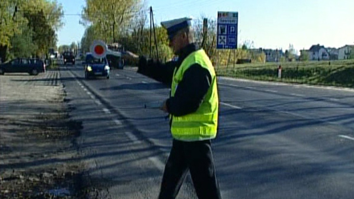 11 osób zginęło, 153 zostały ranne, w 125 wypadkach - to bilans piątku, pierwszego dnia wydłużonego weekendu świątecznego na polskich drogach. Policjanci zatrzymali też 411 nietrzeźwych kierowców.