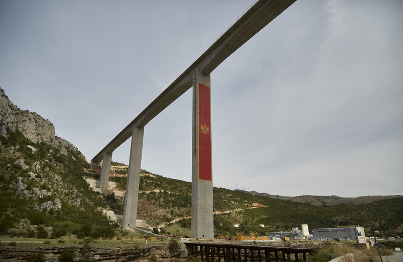 Fragment autostrady budowanej przez Chińczyków w Czarnogórze, wrzesień 2020 r. 