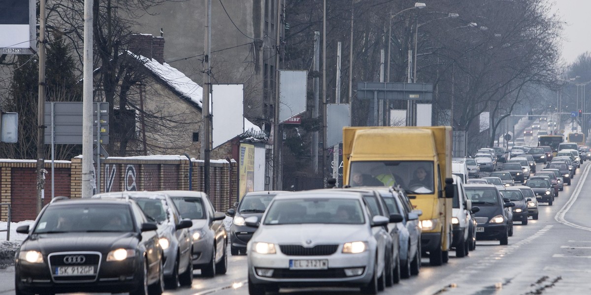 Kierowcy w czasie alarmu smogowego mają darmową komunikację