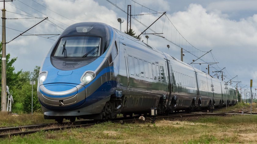 Pendolino przegrało z polską zimą. Pasażerowie z Kołobrzegu musieli wyruszyć autobusami