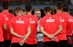 Ponad 20 lat bez zwycięstwa w debiucie selekcjonera. Brzęczek przerwie fatalną serię?