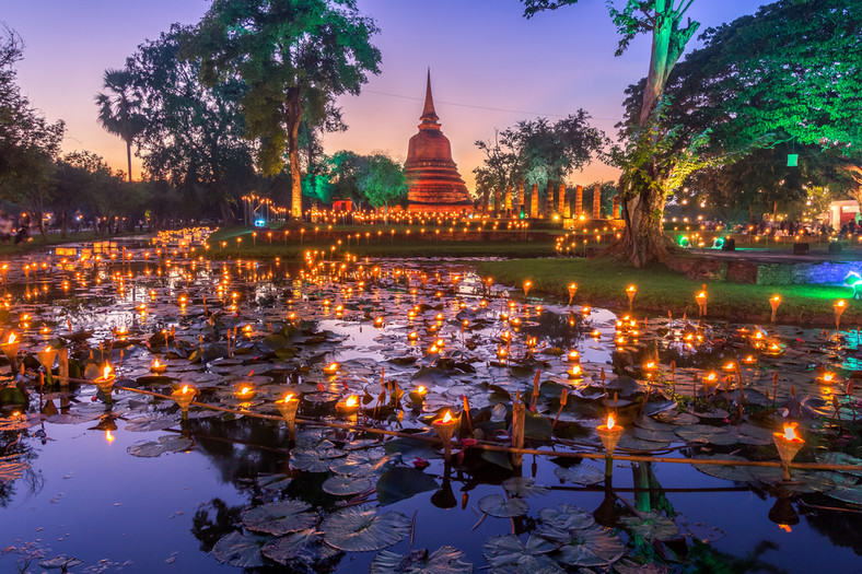 Święto Loy Kratong w Sukhothai