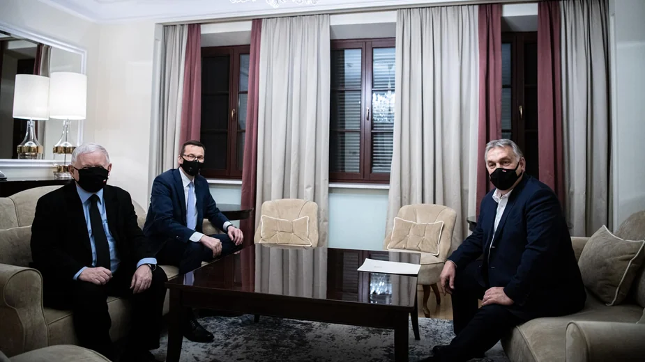 KIzk9kpTURBXy84ZTJhZTVkMDkxYmQ5ZThkNDRlO