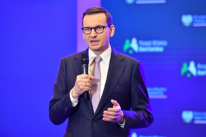 Mateusz Morawiecki podczas konferencji "Rząd blisko seniorów" w siedzibie Ministerstwa Rodziny (31.03.2023)