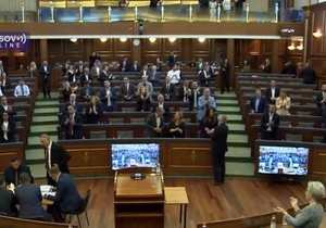 Poslanici Srpske liste napustili salu