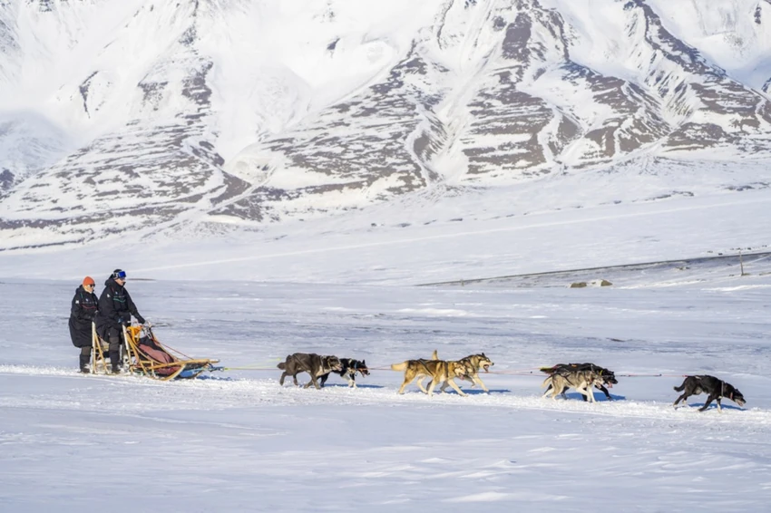 Norveški princ Hakon i princeza Mete Marit kod Longjerbijena na Svalbardu 21. aprila 2022.