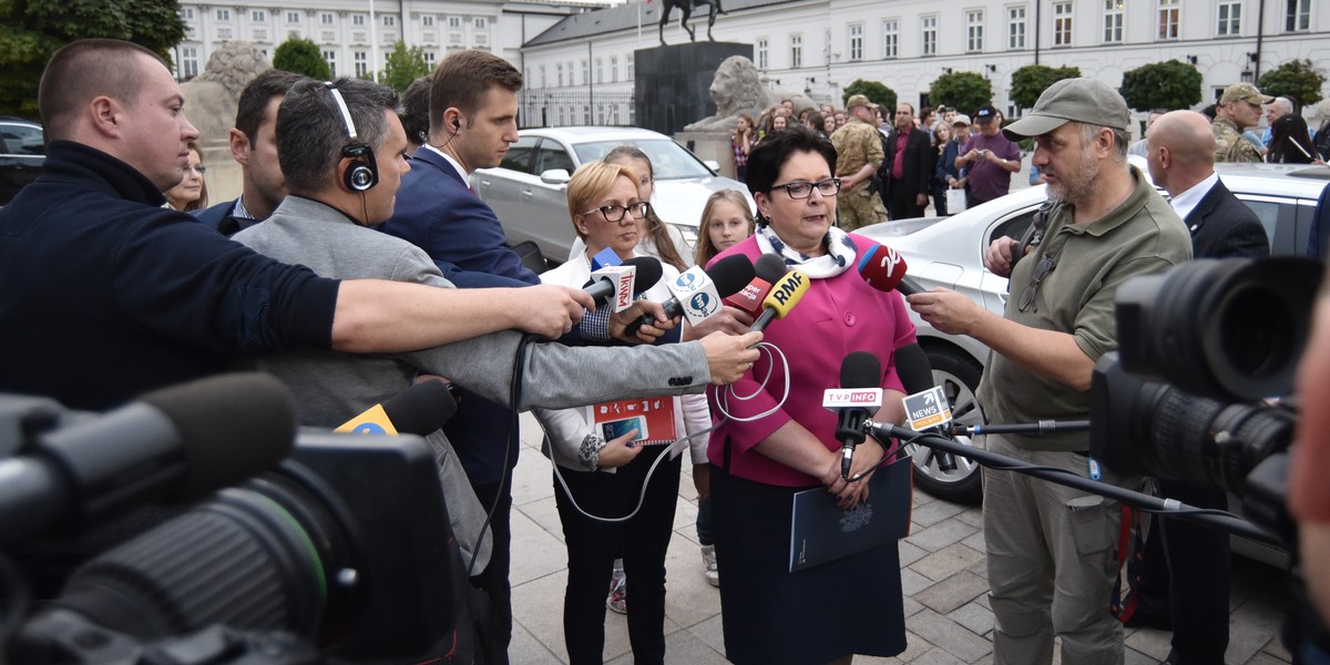 Władze chcą sprawdzić podwyżki szefowej MSW