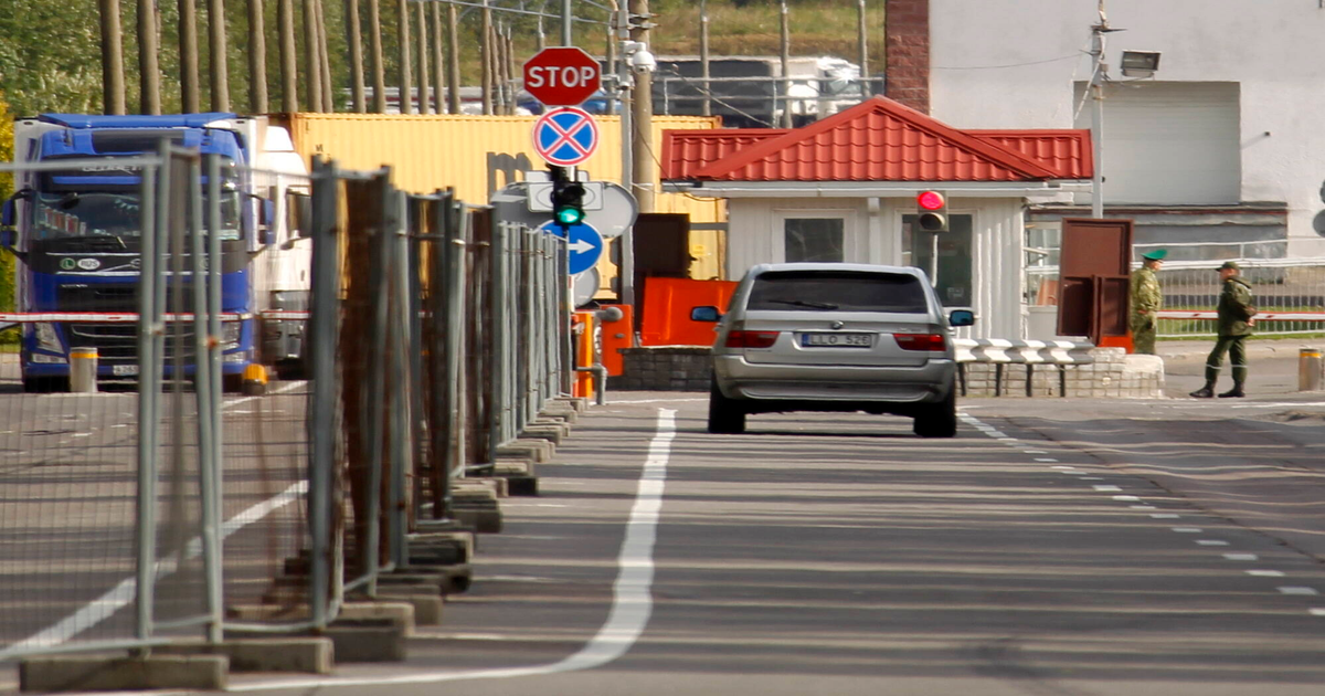 Litwa ostrzega przed atakiem hybrydowym Białorusi: tysiąc TIR-ów na granicy