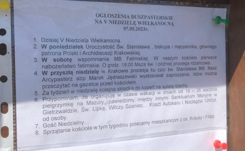 Treść ogłoszeń parafialnych z ostatniej niedzieli. Ksiądz znów domaga się w nich kopert z pieniędzmi