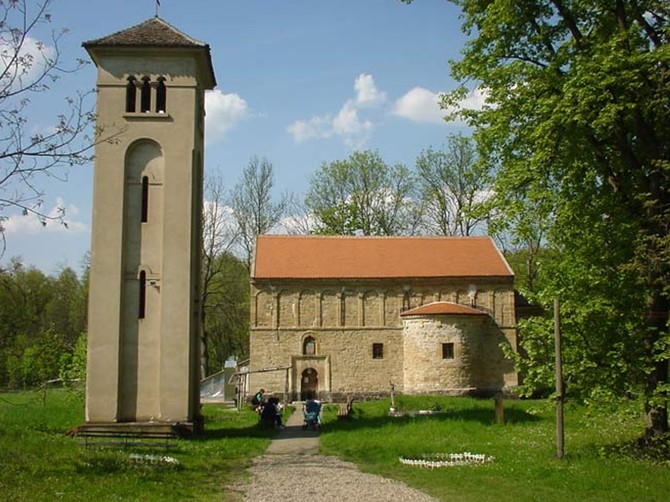 Ovaj manastir u Srbiji podignut je na mestu gde su nevinu Jelicu raščerečila 4 konja