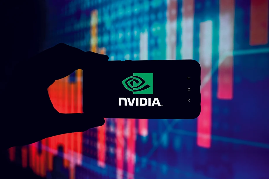 NVIDIA, producent chipów, jest czołową firmą z obszaru hardware AI. Dzięki zwyżce kursu stała się trzecią najcenniejszą spółką amerykańskiej giełdy.