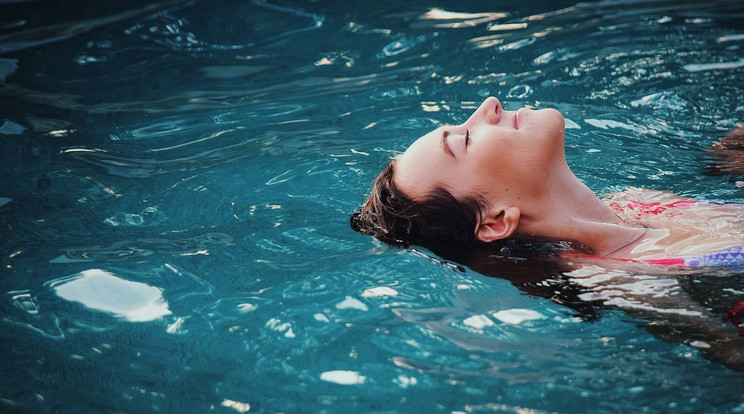 Rengeteg jótékony hatása lehet a hideg vizes úszás a nőkre / Illusztráció: Pixabay