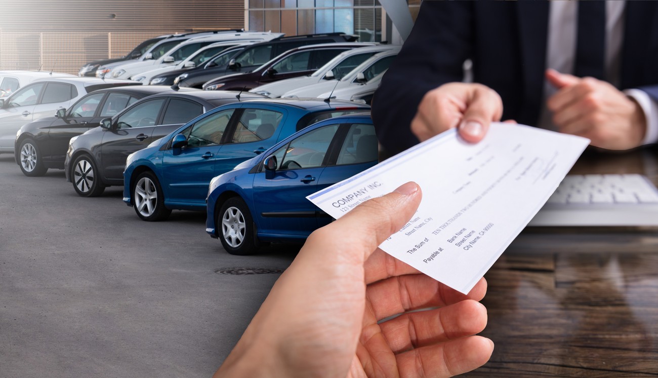 Beograđanka pokušala da plati registraciju automobila čekovima, pa ostala neprijatno iznenađena: Pooštreni uslovi kod auto-kuća, i &#34;život na rate&#34; postaje teži