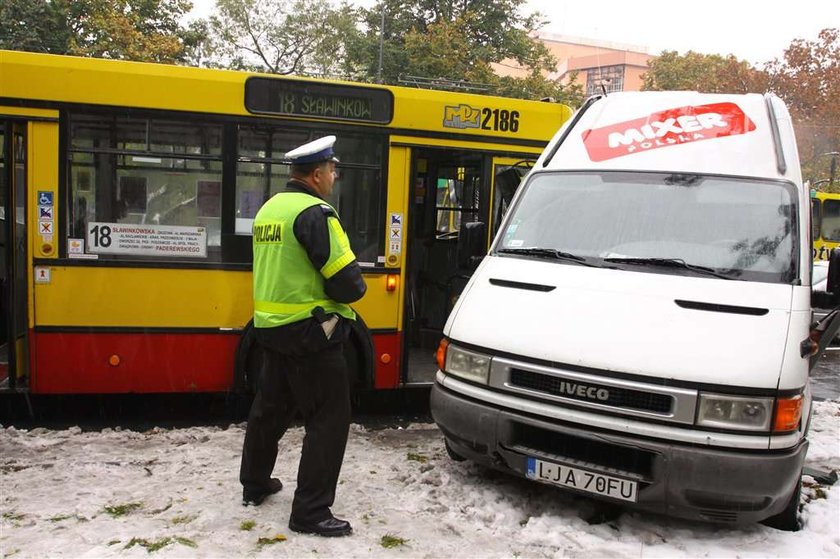 Busem w autobus, są ranni