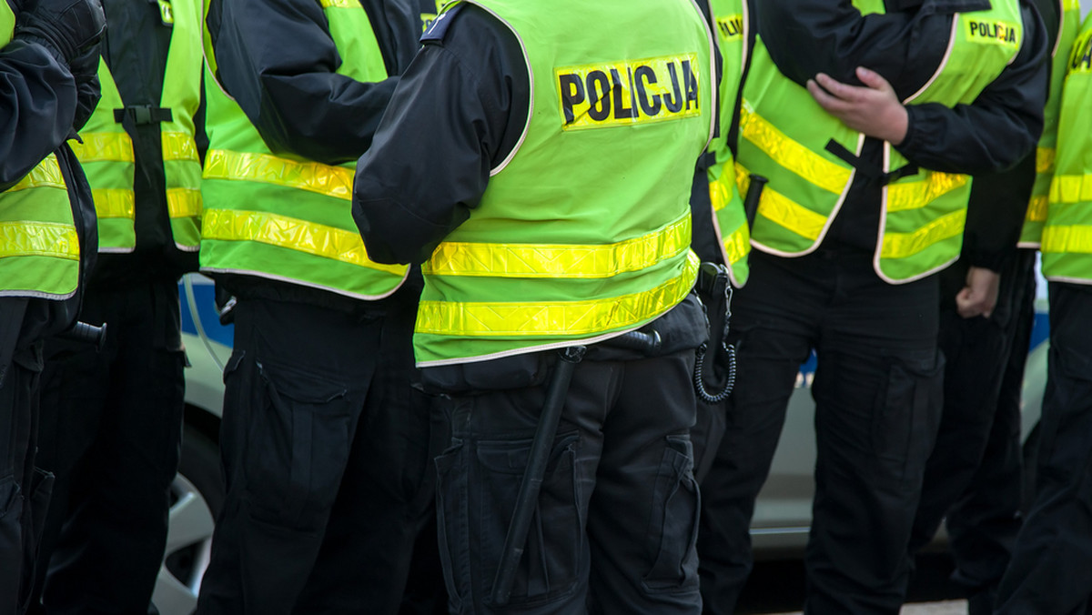 Policjanci z Komendy Powiatowej Policji w Iławie zatrzymali dwóch mieszkańców Świnoujścia. Mężczyźni poszukiwani byli w związku z zabójstwem 19-latka.