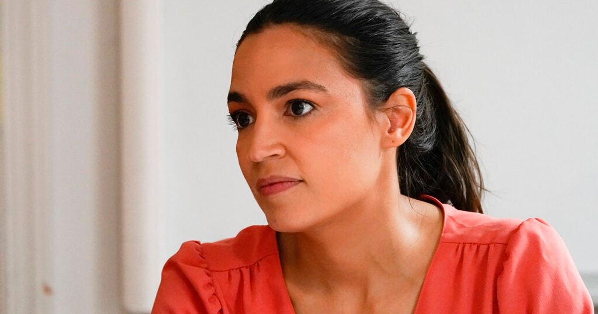 what is aoc's net worth 2024 - Ilustrasi 2
