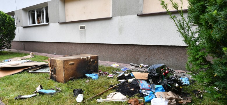 Zamość: Podpalono sanepid i punkt szczepień. ZOBACZ ZDJĘCIA