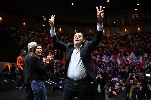 Luis Montenegro po ogłoszeniu wyników exit poll wyborów parlamentarnych w Portugalii