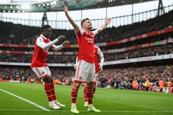 Arsenal wygrał siódmy raz z rzędu. Lider zachował ośmiopunktową przewagę