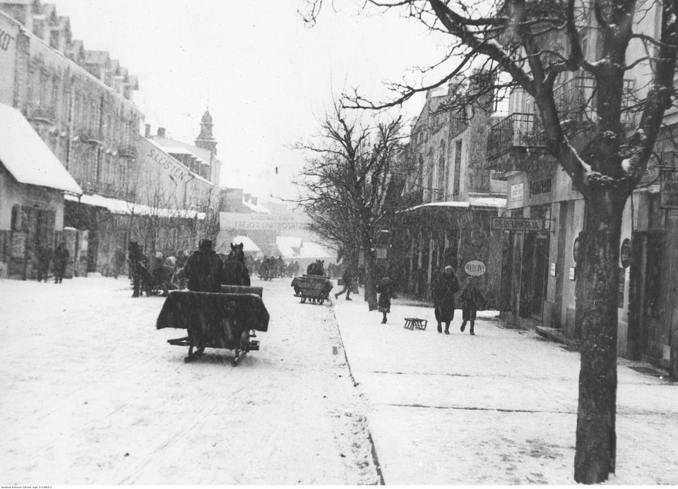 Ulica Krupówki w Zakopanem na przedwojennych fotografiach