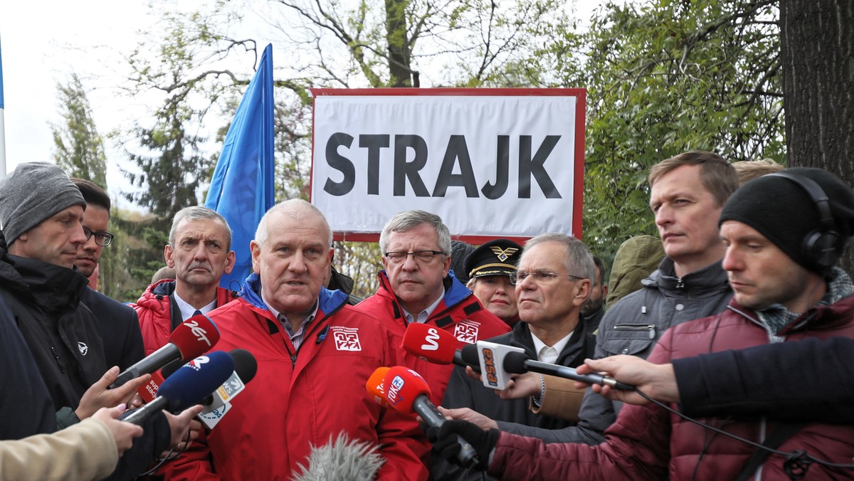 Strajk w LOT. Milczarski rozwiąże problem?