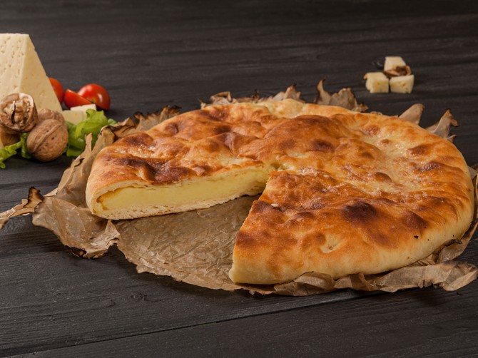 Osetinska pita sa sirom i kromirom