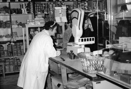 QUIZ o życiu w PRL. Dla tych, co znają to będzie łatwizna. Będziesz przodownikiem pracy?