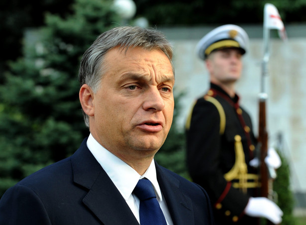 Węgrzy zaczynają się odwracać od Orbána. Poległ na podatku od internetu