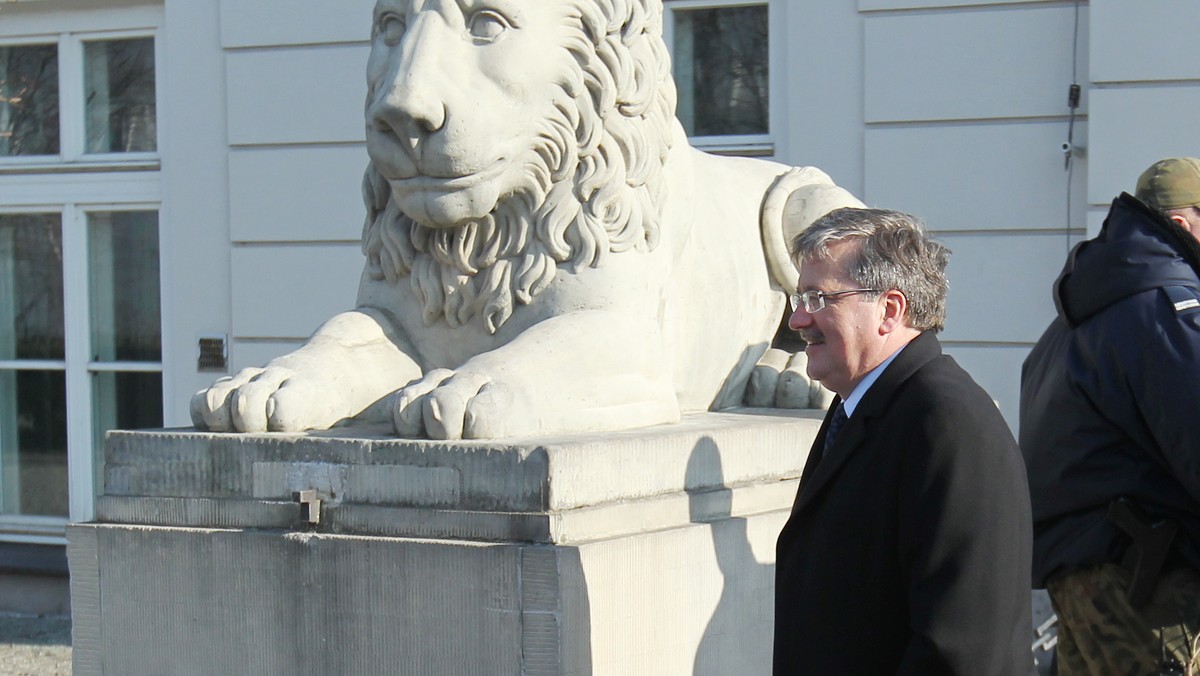 Prezydent Bronisław Komorowski uważa, że Polska ma poważne osiągnięcia w budowaniu społeczeństwa obywatelskiego. Dodał, że to "wielkie marzenie" Polski trzeba realizować nadal. Jego zdaniem dowodzi tego rosnąca liczba organizacji pozarządowych, a także aktywność społeczna m.in. na obszarach wiejskich.