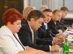 Burza w komisji śledczej. Przez DZIENNIK