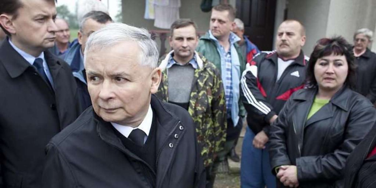 Kaczyński u powodzian. FOTY