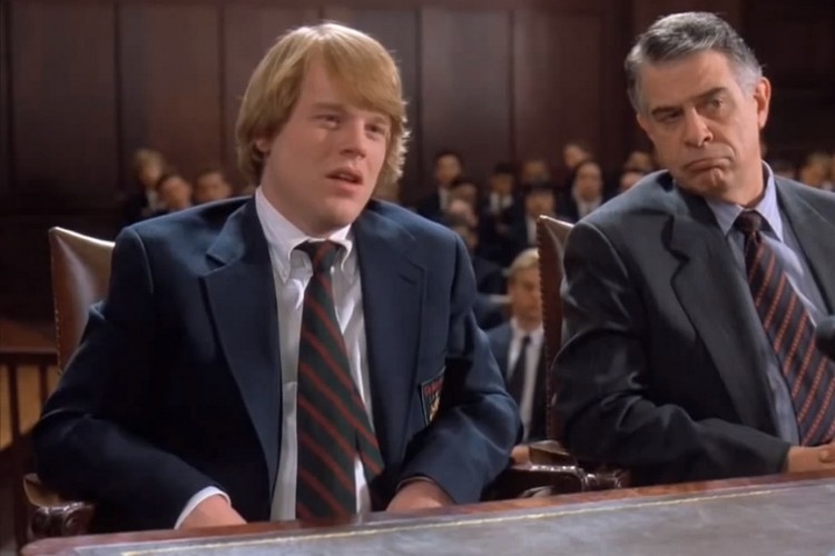 Philip Seymour Hoffman zaczął karierę w 1991 roku epizodyczną rolą w jednym z odcinków serialu 
