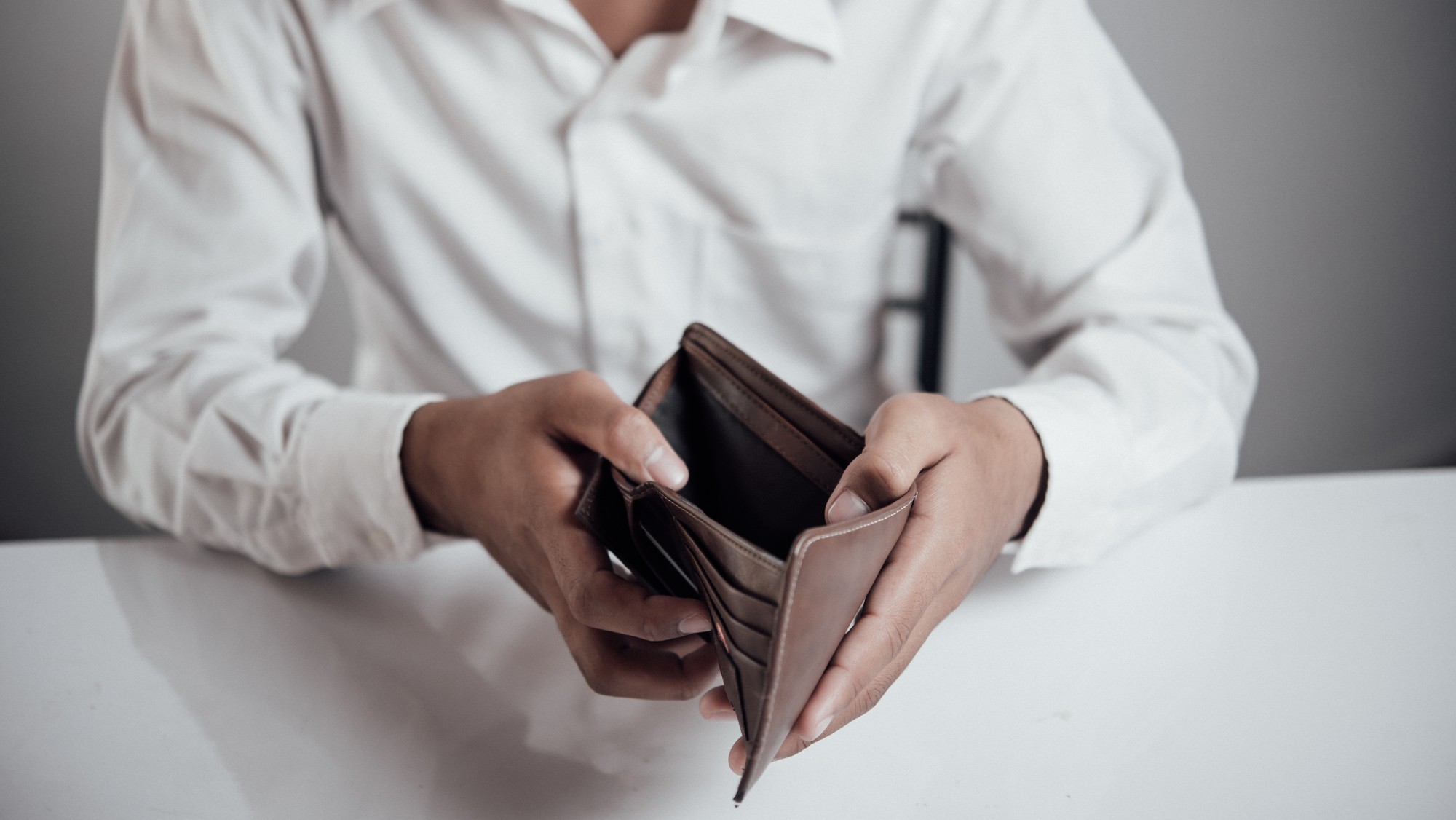 Peniaze na účte vás potichu oberajú. 