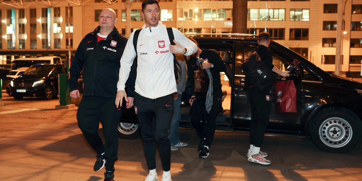 Robert Lewandowski pod hotelem zareagował na prośbę kibiców