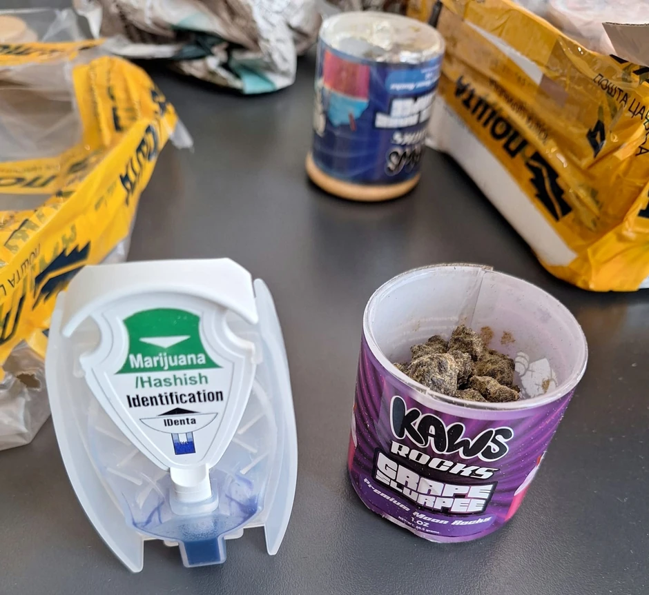 Poštanska pošiljka puna marihuane