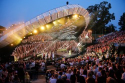 Kabareton i Superjedynki w Opolu. "Tegoroczne Opole wraca do korzeni" [FOTO]