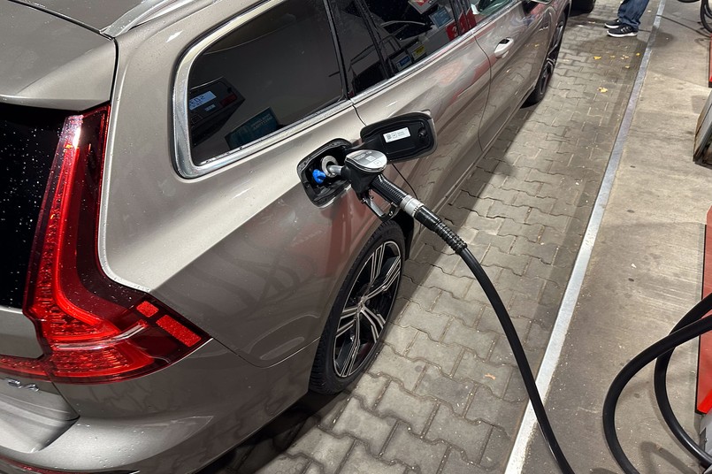 Tankowanie samochodu, olej napędowy