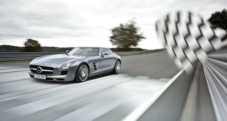 Mercedes-Benz SLS AMG: po coupé pojawi się roadster i wersja elektryczna