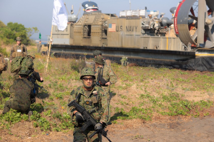 Velika vojna vežba američkih, indonezijskih i australijskih vojnika na Javi