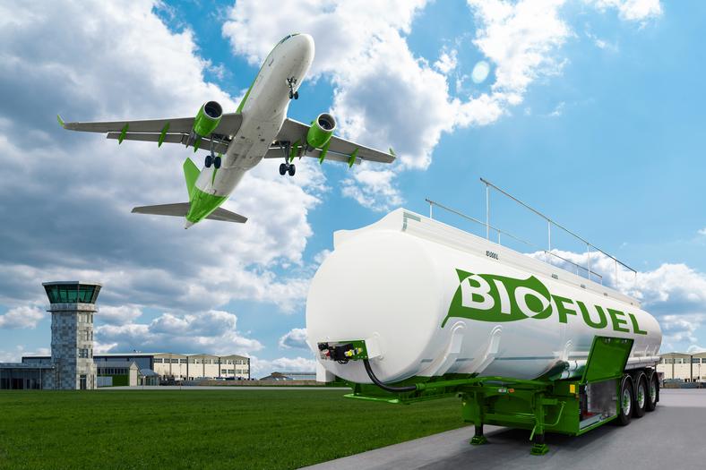 SAF – zrównoważone paliwo lotnicze powstające z biomasy