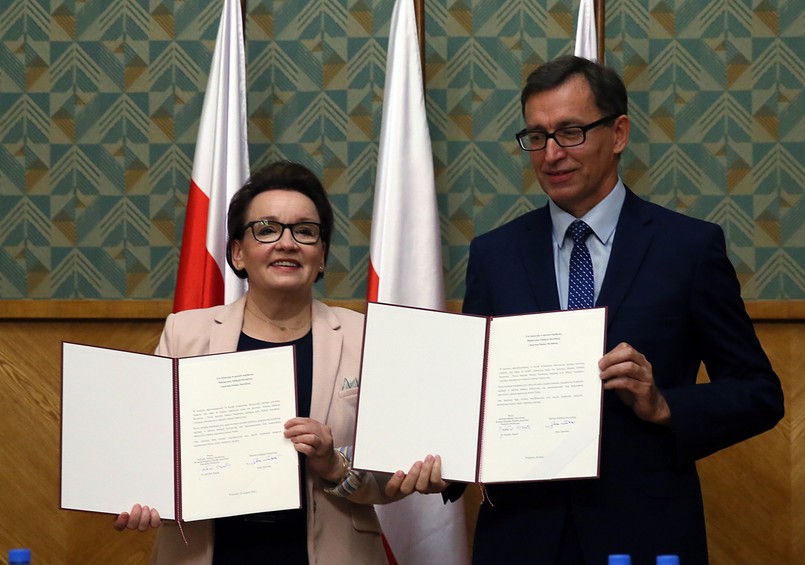 Minister edukacji narodowej Anna Zalewska i prezes IPN Jarosław Szarek