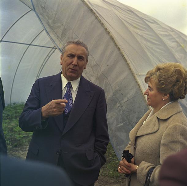 Wizyta Edwarda Gierka wraz z małżonką Stanisławą w Instytucie Sadownictwa i Warzywnictwa w Skierniewicach, maj 1974 r.