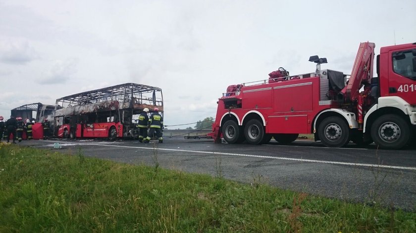 Wypadek na autostradzie A 4. Autobus i ciężarówka stanęły w ogniu