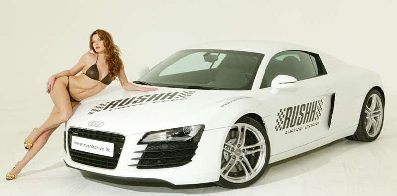 Piękna kobieta i audi, czy może być coś lepszego?