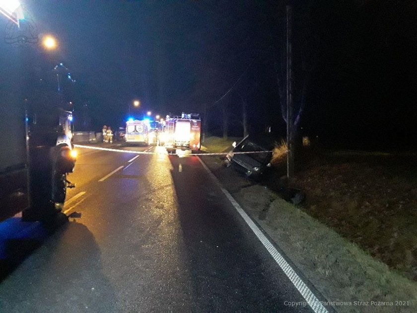 19-latka wjechała w grupę pieszych. Nie żyje kobieta, trzy osoby zostały ranne