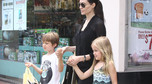 Angelina Jolie z Knoxem i Vivienne