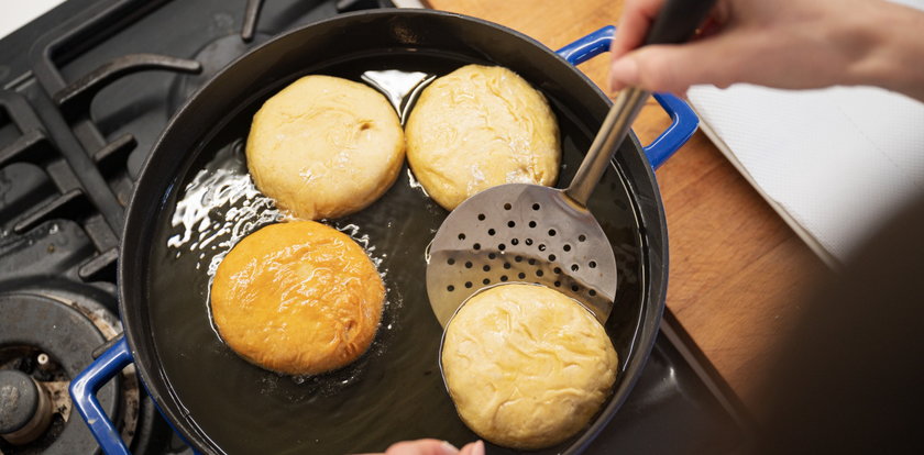 Domowe pączki na tłusty czwartek. Nie do wiary, ile kosztuje przygotowanie