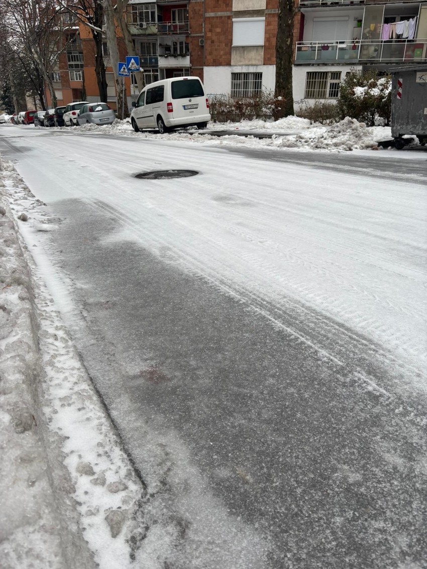 Sneg i led na putu uzroci povećanog broja preloma u Beogradu
