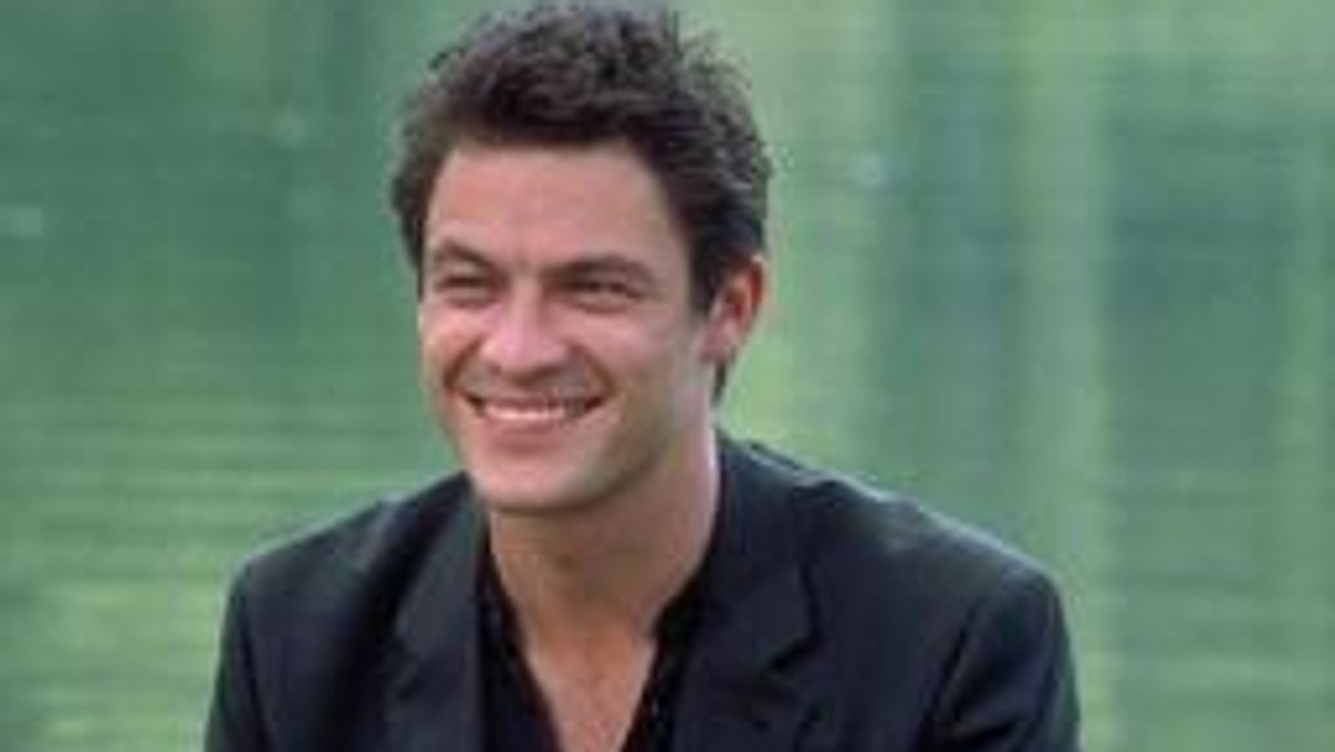 Dominic West uważa, że jedynym powodem, dla którego brytyjscy aktorzy pracują w USA, jest brak funduszy na brytyjskie produkcje filmowe.